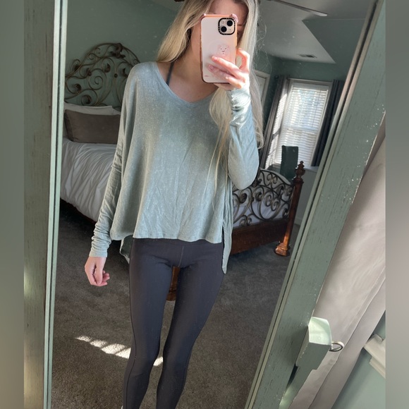 American Eagle Me to We Pale Green Long Sleeve Top Size Small - Picture 3 of 7